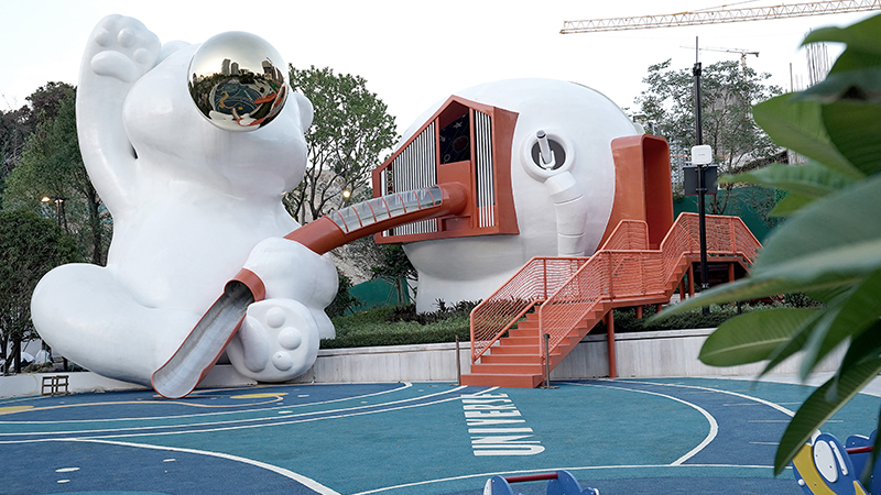 Material characteristics of fiberglass sculptures